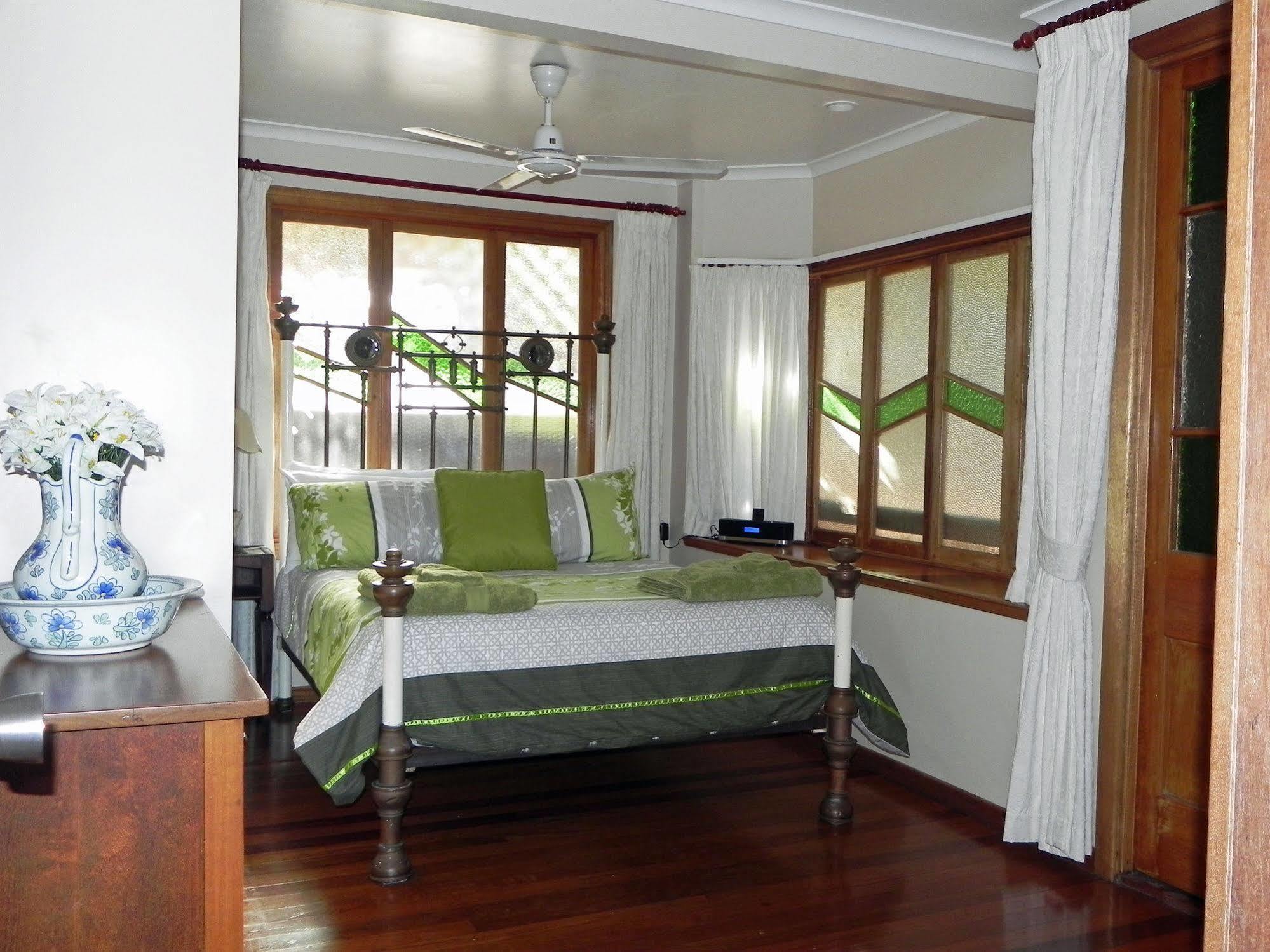 Airlie Waterfront Bed & Breakfast Airlie Beach Kültér fotó