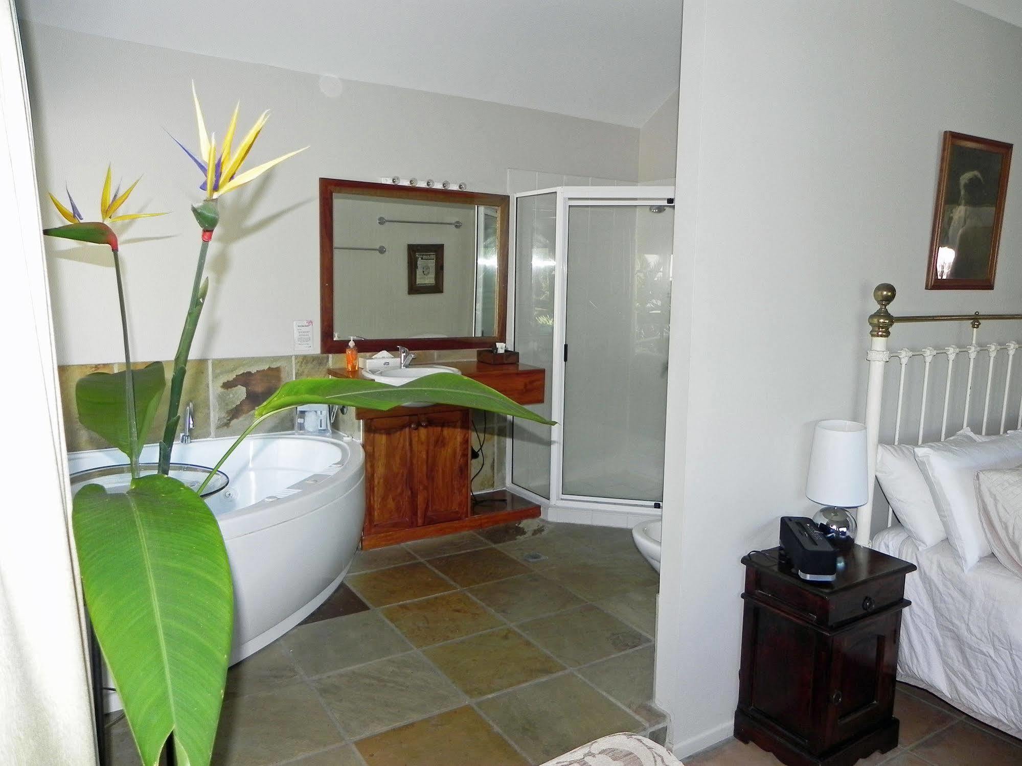 Airlie Waterfront Bed & Breakfast Airlie Beach Kültér fotó